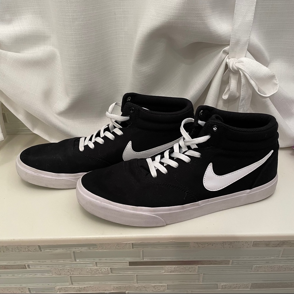 Nike SB Charge Mid